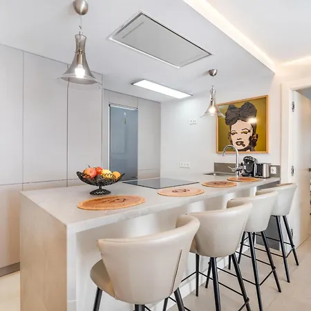 Апартаменты Elegant Beachside Марбелья