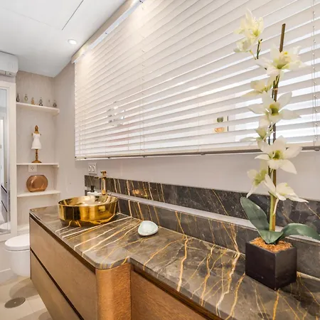 Elegant Beachside Апартаменты *