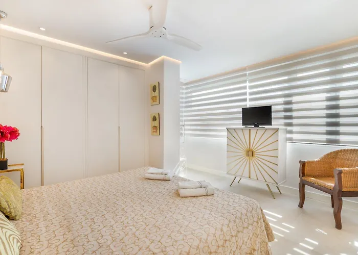 Elegant Beachside * Marbella
