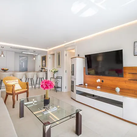 Διαμέρισμα Elegant Beachside *